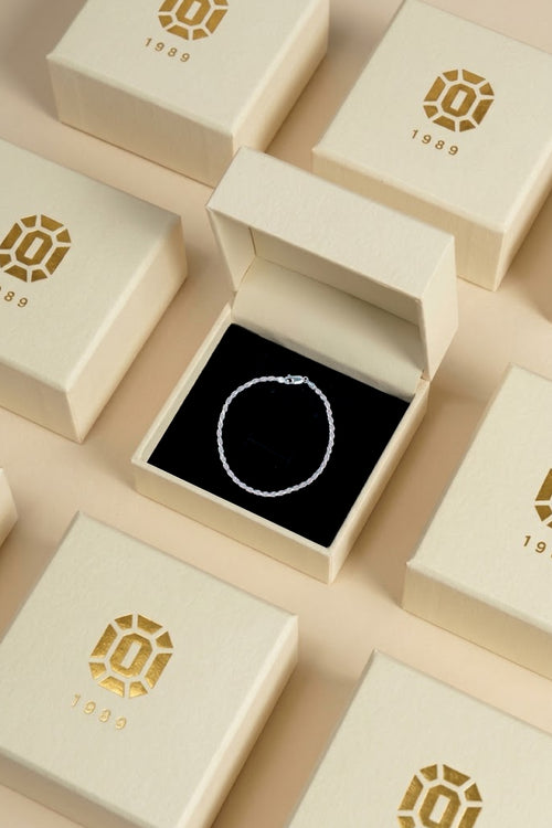 Cargar la imagen 1 en la vista de la galería. Pulsera Tejido Lazo