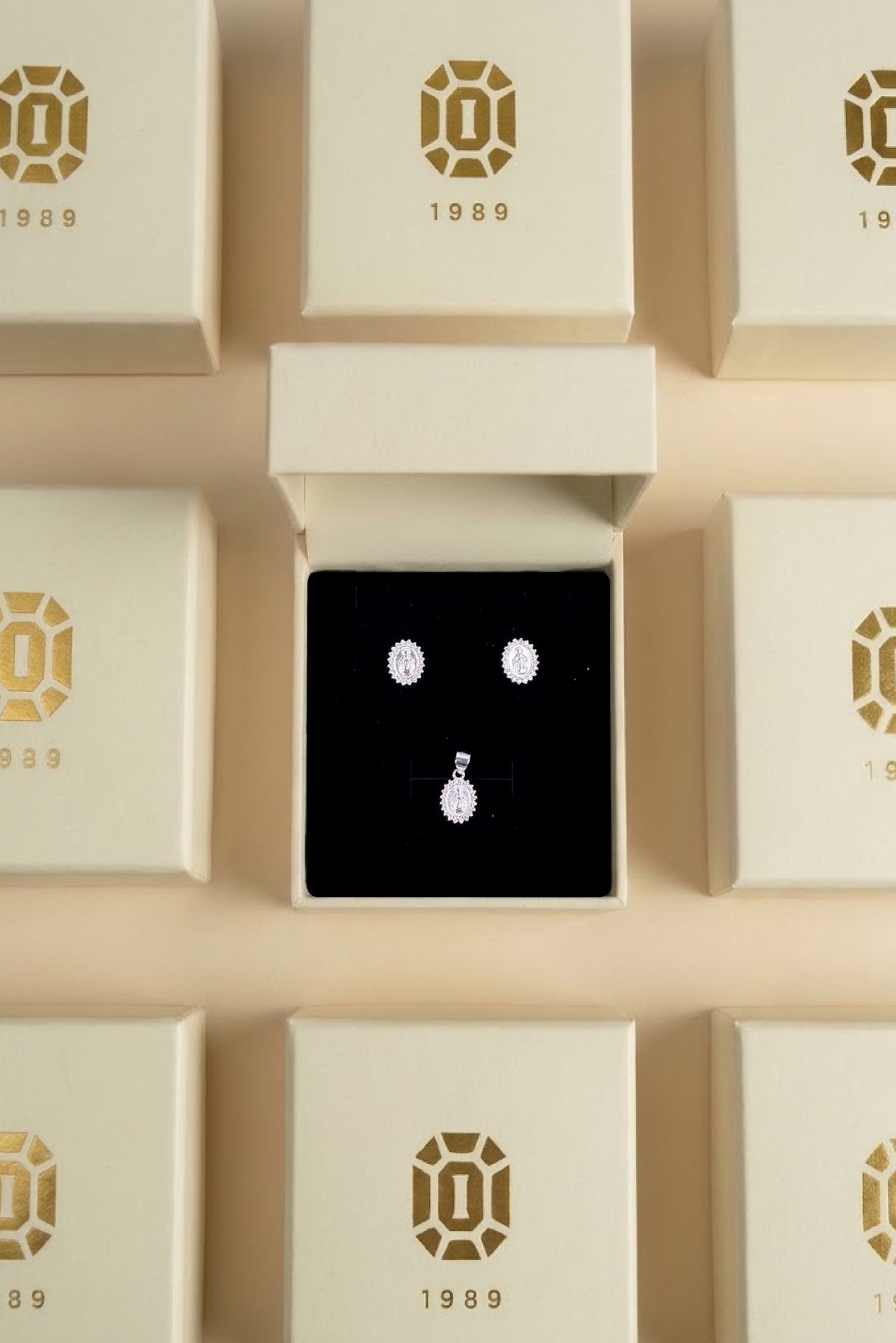 Juego Virgen Con Microcircones Blancos